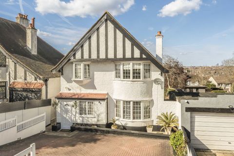 Pollards Hill North, London SW16