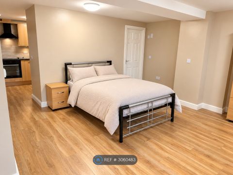 Dover Place, Bristol BS8, Studio to rent