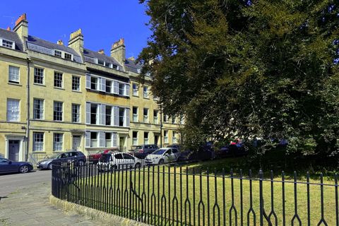 St. James's Square, Bath BA1