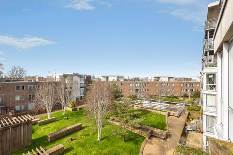 Apartment in Portsmouth, Portsea - More