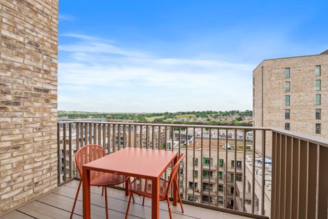 Delfino House, Beaufort Square, Colindale NW9, Studio to rent