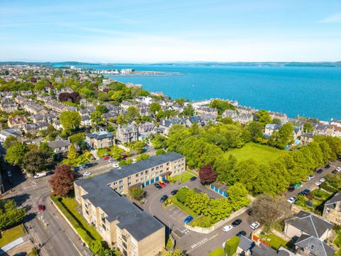 Belvedere Park, Edinburgh EH6 - More