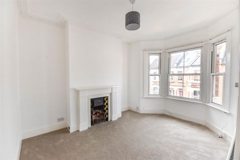 Mafeking Avenue, Brentford TW8