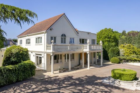 Hollybush Road, Cardiff CF23