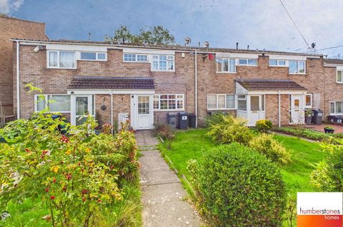Near Lands Close, Quinton B32