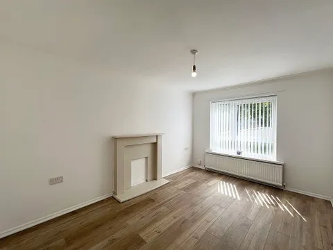 Apartment in Salford, Greater Manchester - View 5