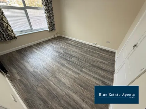 House in London, London Borough of Hounslow - View 5