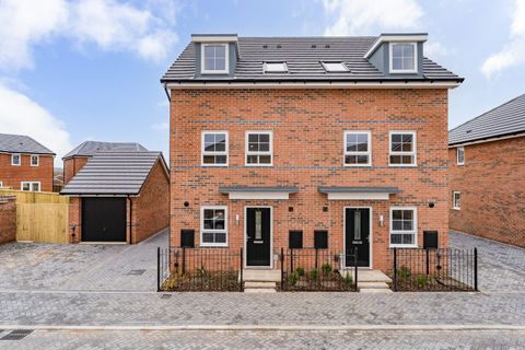 Turnhouse Road Stoke On Trent Staffordshire ST4 3 Bed Semi detached 
