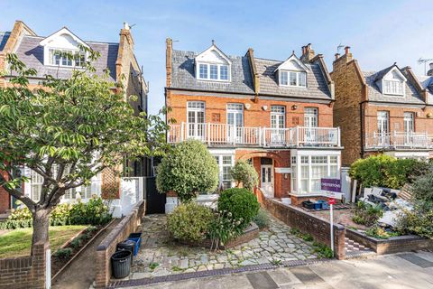 Lawn Crescent, Kew TW9