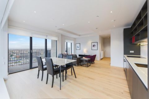 Apartment in London, Blackwall - View 2