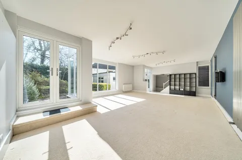 Saxholm Dale, Bassett, Southampton, Hampshire SO16 - View 5