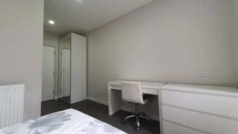 Apartment in Cardiff CF24, Roath - View 5