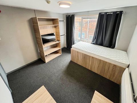 Apartment in Stoke-on-Trent, Joiner's Square - More