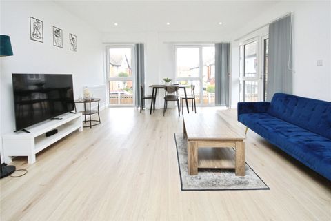 High Road, Chadwell Heath RM6