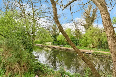 Apartment in West Midlands B30 - View 5
