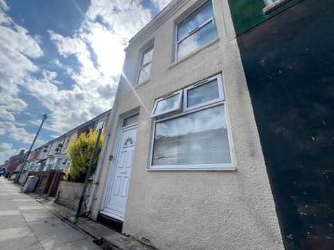 Apartment in Portsmouth, Fratton - View 2