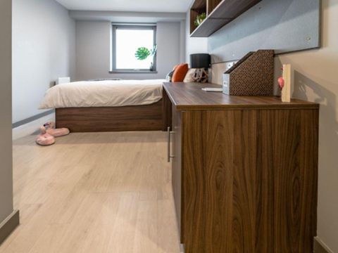 Castlebank Street, Glasgow G11