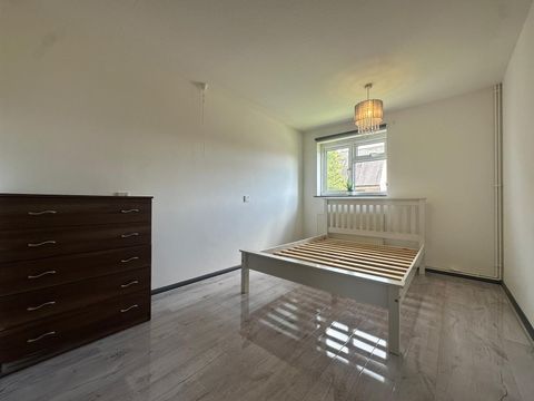 Lambe Court, Derby DE23 – další