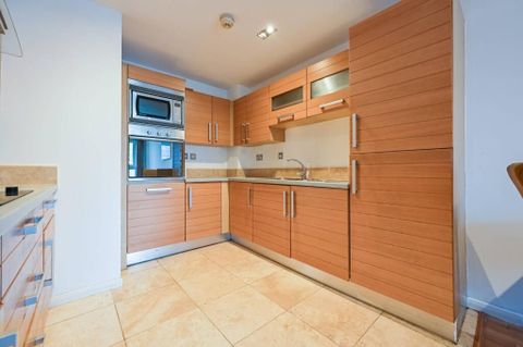 City Tower, 3 Limeharbour, London E14