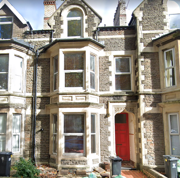 Apartment in Cardiff, Adamsdown - View 2
