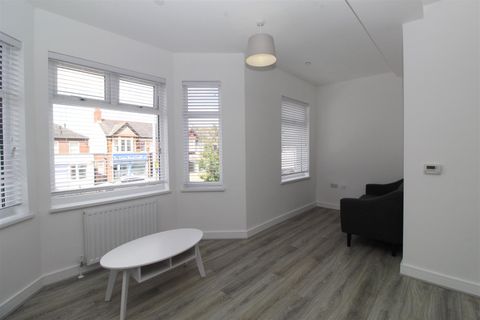 Caerphilly Road, Birchgrove, Cardiff CF14