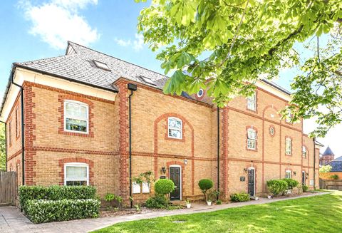 Pennington Drive, Enfield N21