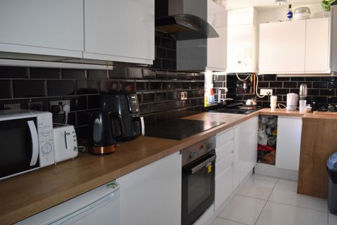 Parkfield Avenue, Rusholme, Manchester M14