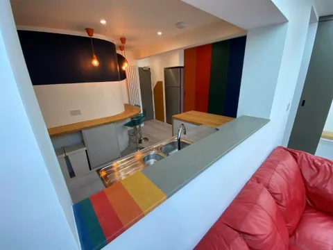 Yellow Room @ 46 Salisbury Street, Beeston NG9, Beeston NG9