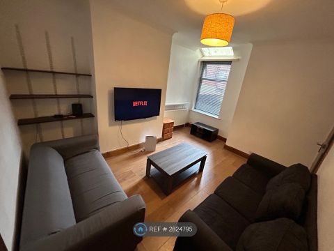 House in Manchester, Burnage, Greater Manchester - View 2