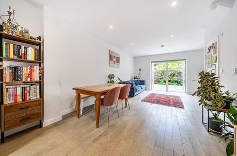 Welford Mews, London SE6