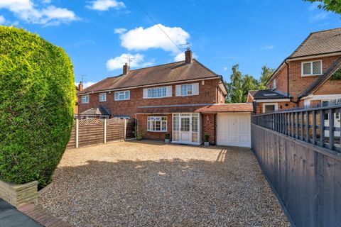 Oakfield Avenue, Birstall LE4