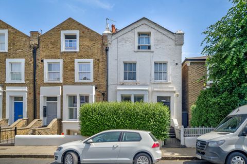 St. Stephens Avenue, Shepherds Bush W12