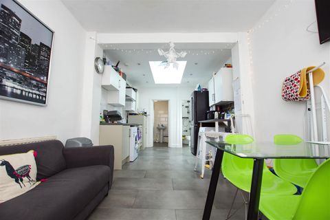Apartment in Birmingham, Bournbrook - View 2