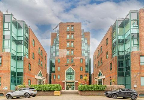 888, Aegon House, 13 Lanark Square, Limeharbour, Crossharbour, Canary Wharf, London E14
