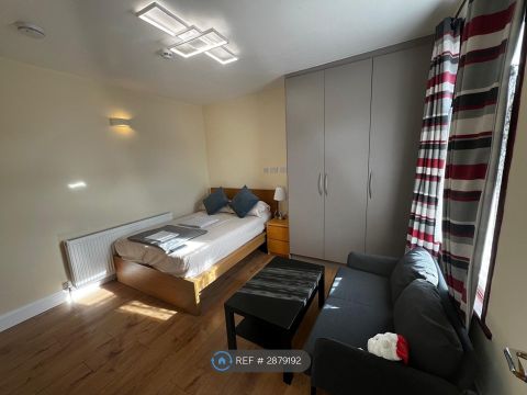 Kinfauns Road, Ilford IG3, Room to rent