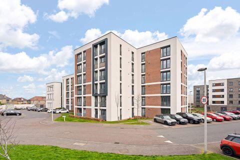 Arneil Place, Edinburgh EH5