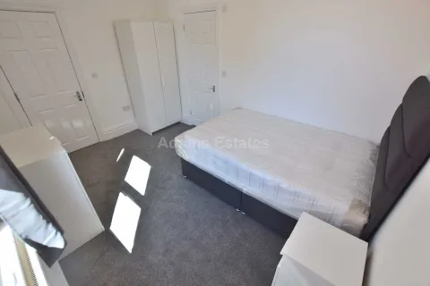 Room 4, Wokingham Road, Reading RG6