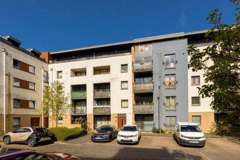 10/12 East Pilton Farm Avenue, Edinburgh EH5