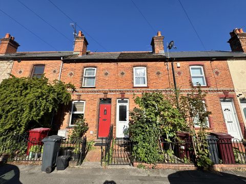 Elgar Road, Reading RG2