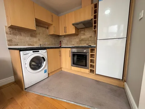 Apartment in Cardiff, Plasnewydd, Roath - View 5