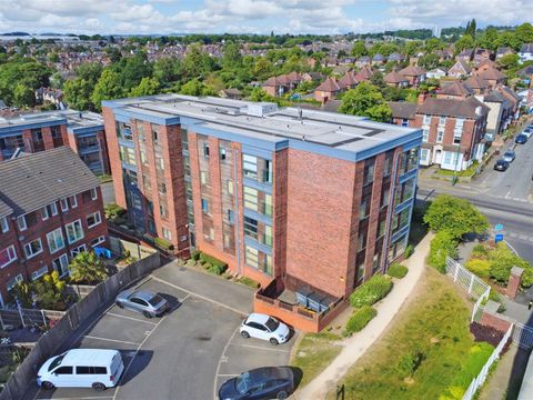 Apartment in Nottingham, Carrington - View 2