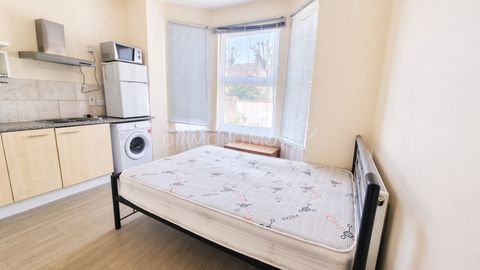 Parkside Road, Hounslow TW3, Studio to rent