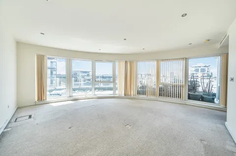 Apartment in London Borough of Barnet, Colindale - View 5