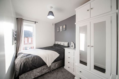Apartment in Salford - View 2