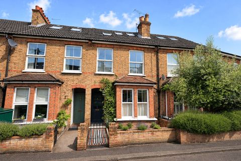 Holly Road, Hampton Hill TW12 - View 2