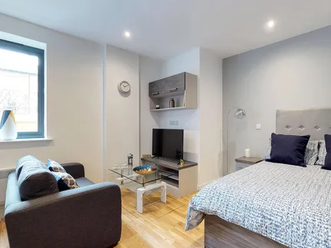 Apartment in Sheffield, City Centre, South Yorkshire - View 5