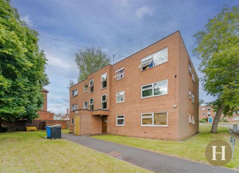 Chad Valley Close, Harborne, Birmingham B17