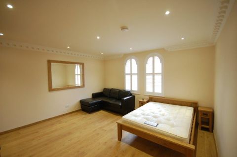 Russell Street, Reading RG1, Studio to rent