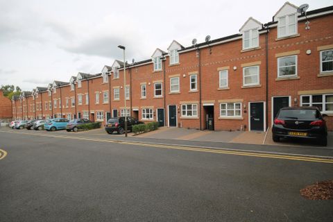Blue Fox Close, West End, Leicester LE3