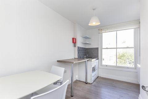 Warwick Avenue, London W9, Room to rent, £1,500 pcm - Zoopla